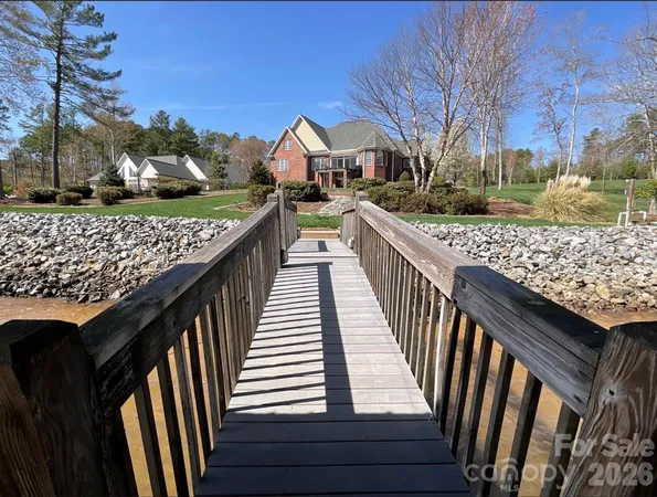 $1,650,000 | 5231 Peninsula Drive, Granite Falls, NC 28630
