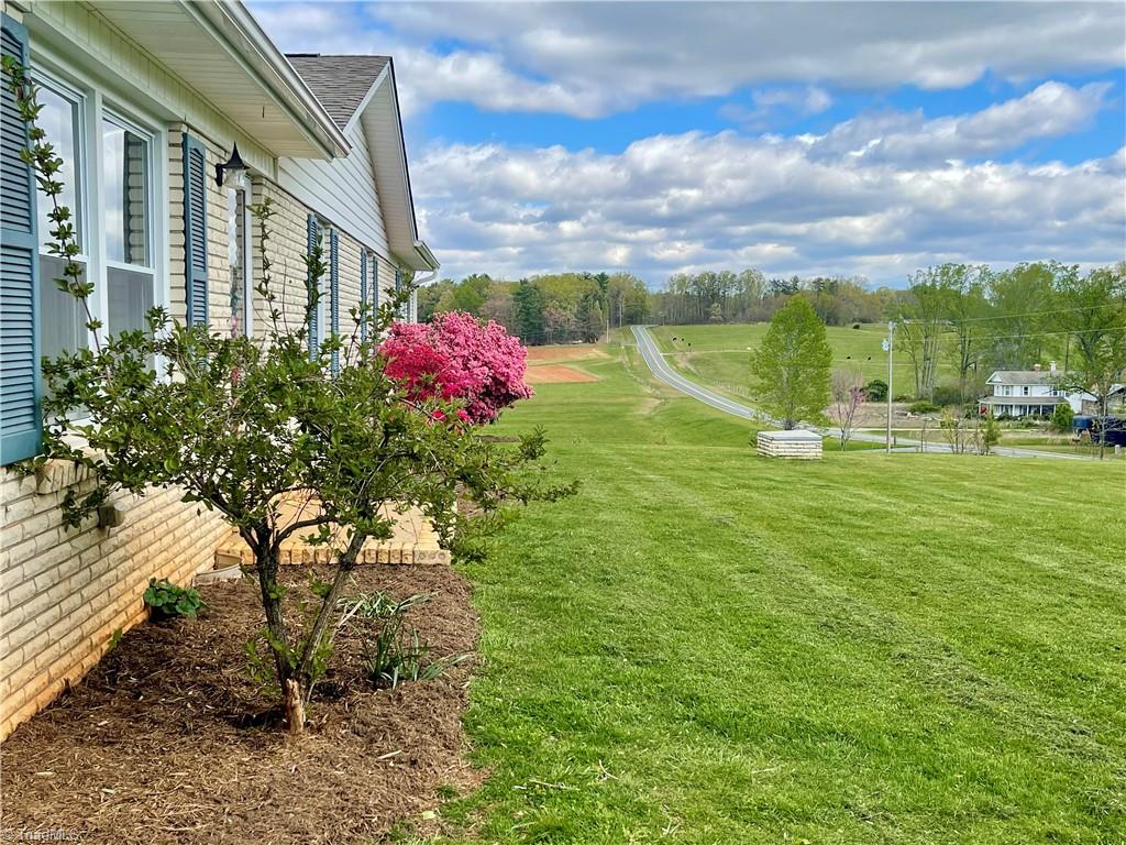 1541 Jessup Road Mount Airy, NC 27030 - Photo 3 of 37 Gallery Image 3
