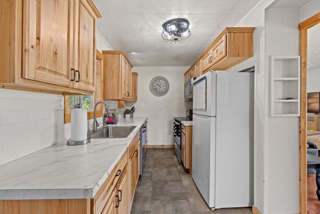 12124 North Myrtle Street Mead, WA 99021 - Photo 11 of 40