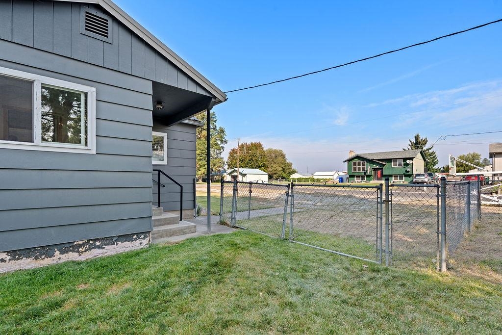 12124 North Myrtle Street Mead, WA 99021 - Photo 28 of 40