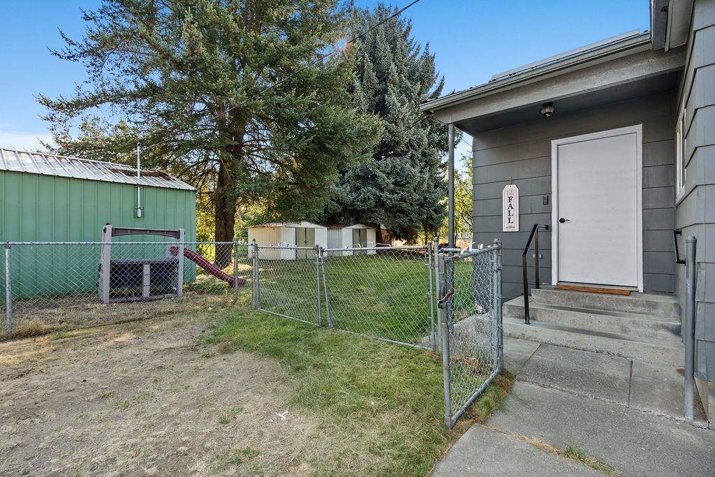 12124 North Myrtle Street Mead, WA 99021 - Photo 31 of 40