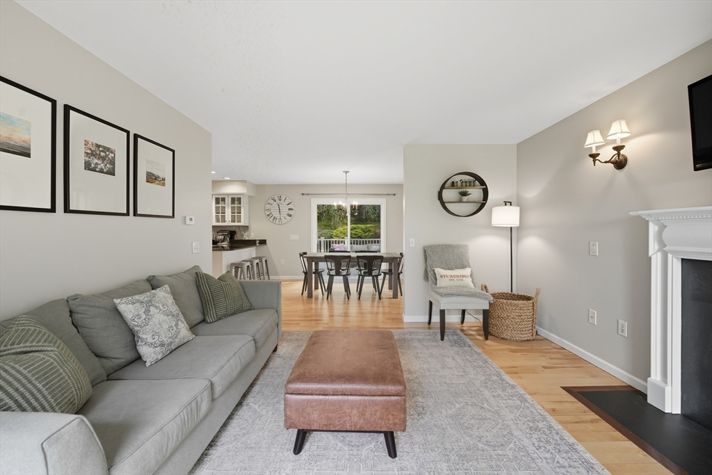 18 South Road Sturbridge, MA 01566 - Photo 5 of 40