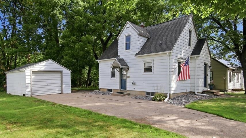 809 Adler Road Marshfield, WI 54449 - Photo 4 of 29 Gallery Image 4