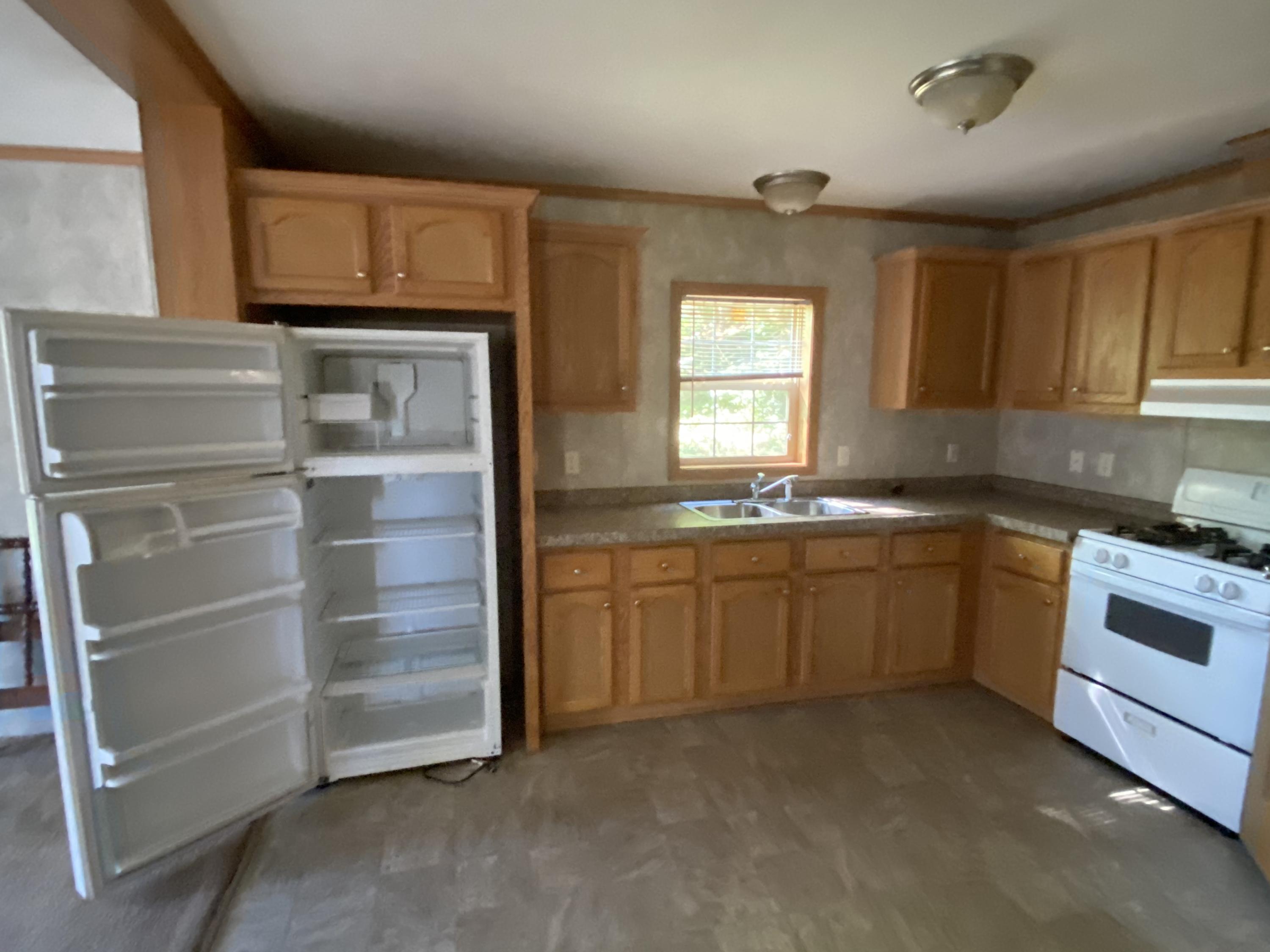 607 Parker Head Road Phippsburg, ME 04562 - Photo 3 of 8 IMG_1777