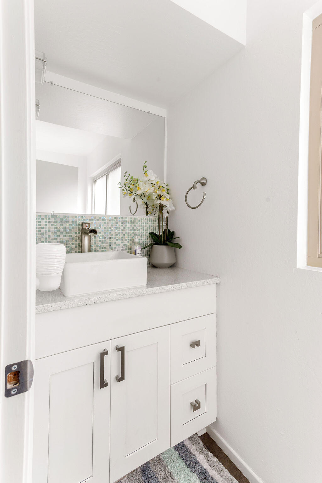 3 North San Marcos Road, Unit B Santa Barbara, CA 93111 - Photo 8 of 17 Powder room