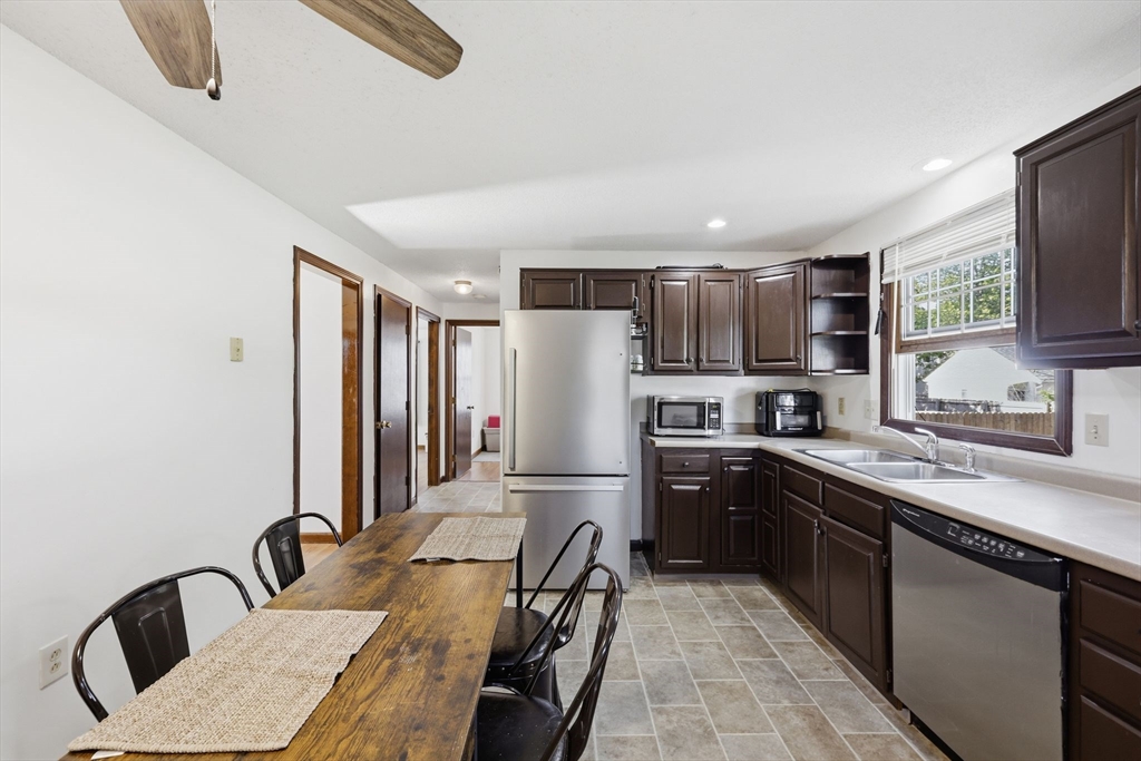 164 Arnold Avenue Springfield, MA 01119 - Photo 18 of 42