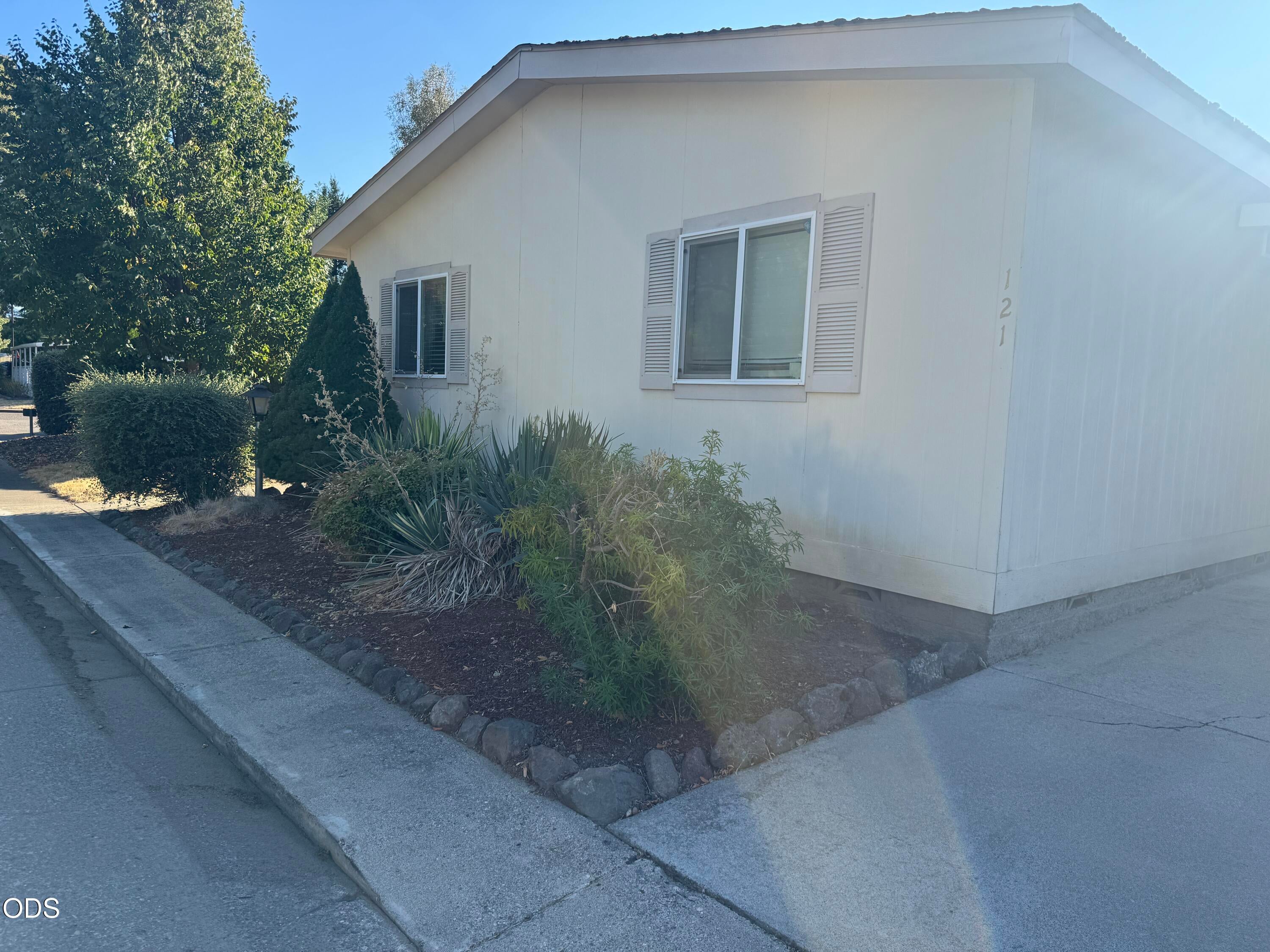 2252 Table Rock Road, Unit SPC 121 Medford, OR 97501 - Photo 2 of 4 Gallery Image 2