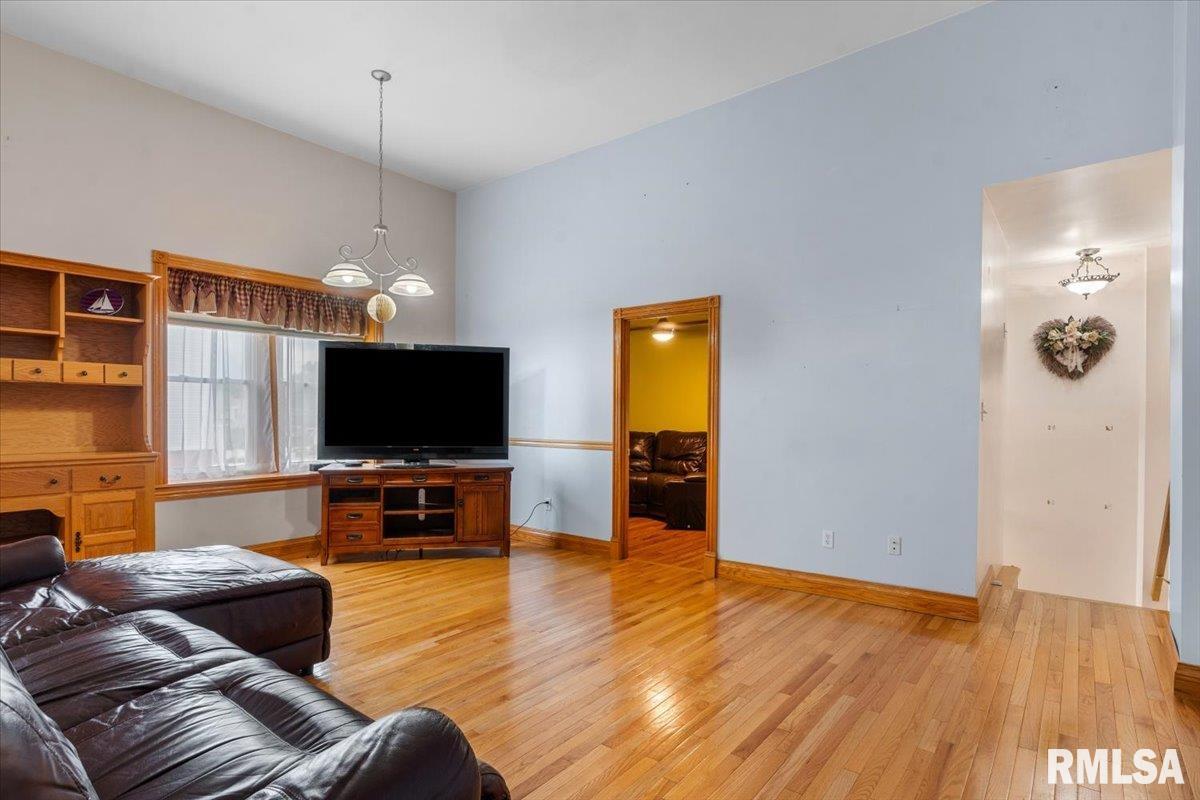 174 West Center Street Girard, IL 62640 - Photo 21 of 41
