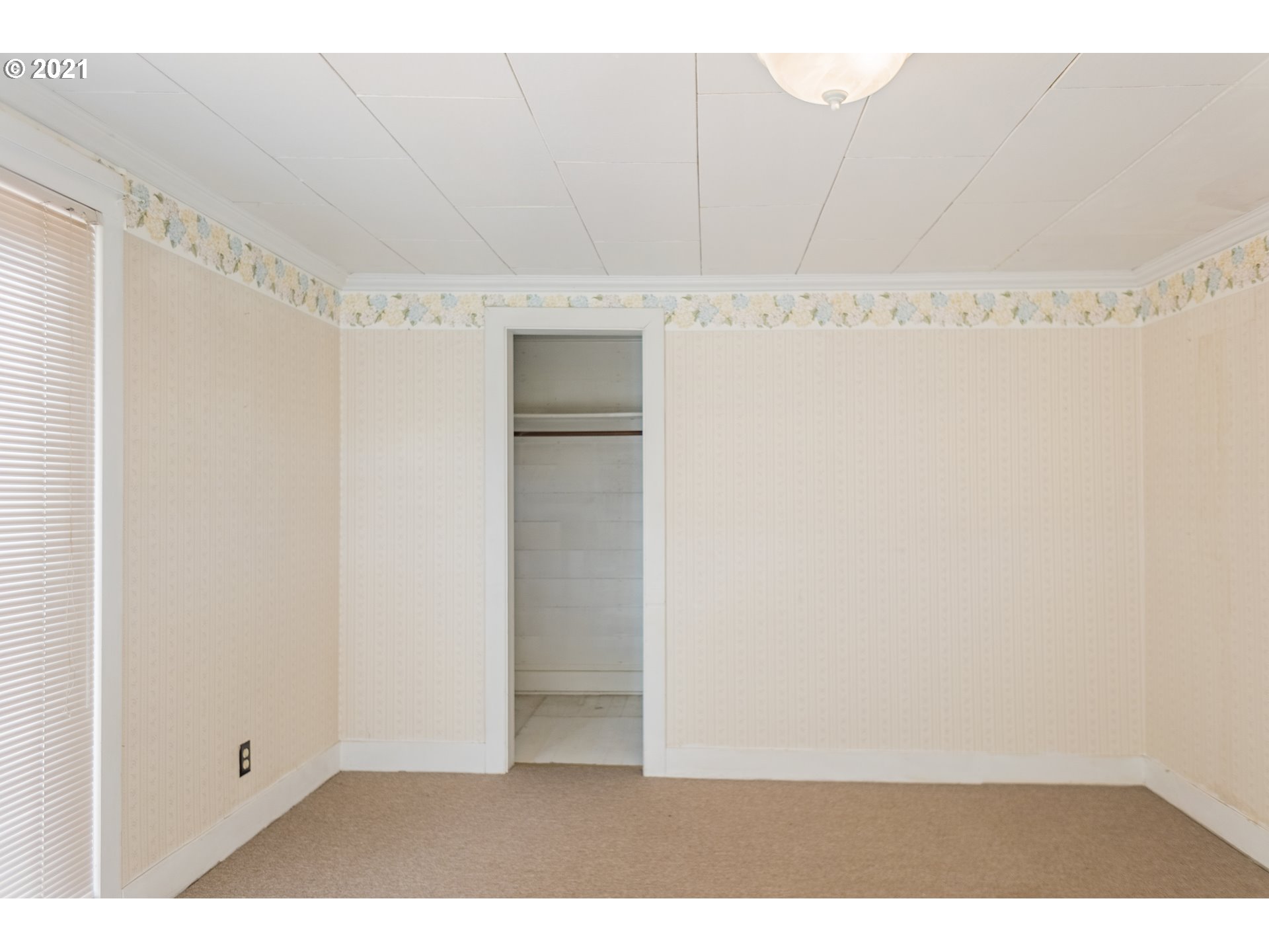 77442 Yearous Road Cottage Grove, OR 97424 - Photo 6 of 23 Gallery Image 6