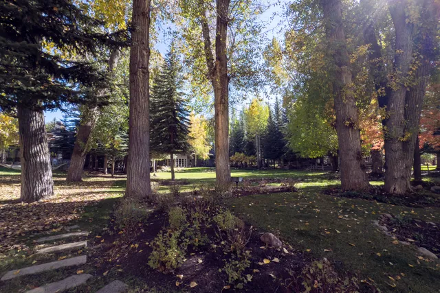 $10,500,000 | 561 Northwood Way, Ketchum, ID 83340