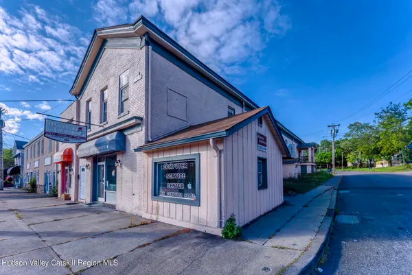$1,499,000 | 141 Ulster Avenue, Saugerties, NY 12477