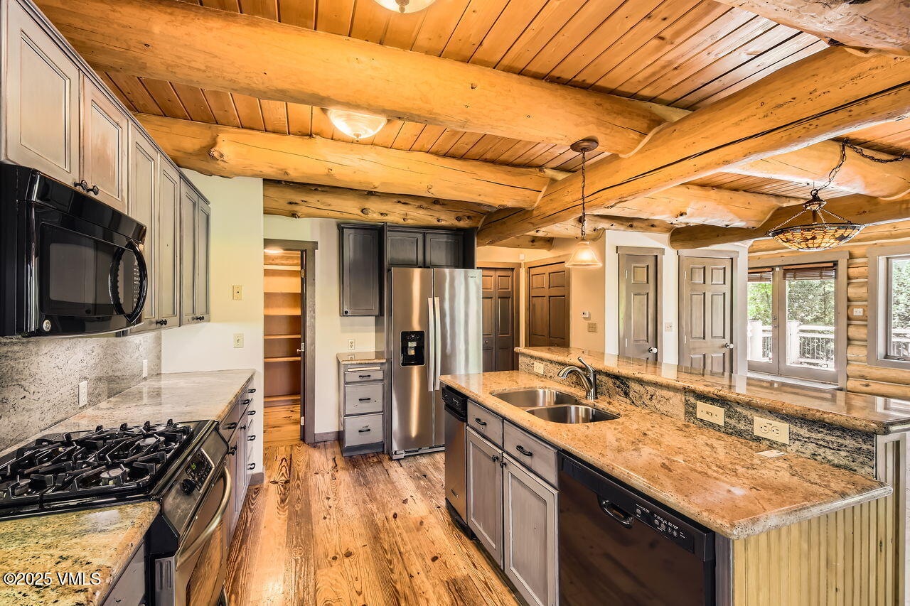 121 Hackamore Road, Unit A Edwards, CO 81632 - Photo 11 of 29 Kitchen