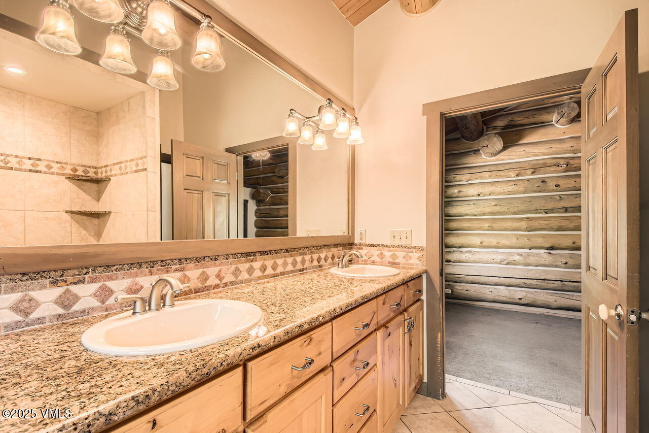 121 Hackamore Road, Unit A Edwards, CO 81632 - Photo 15 of 29 Primary Bathroom