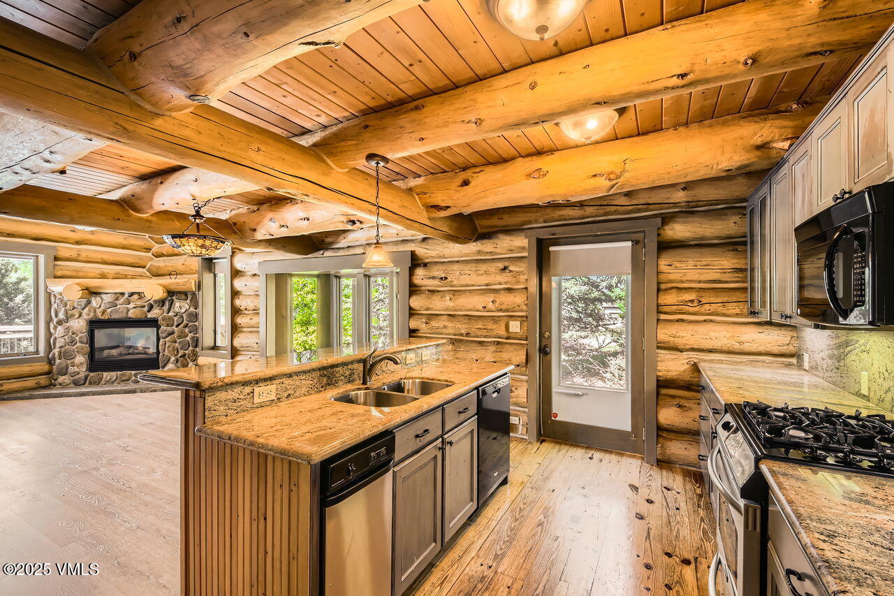 121 Hackamore Road, Unit A Edwards, CO 81632 - Photo 10 of 29 Kitchen