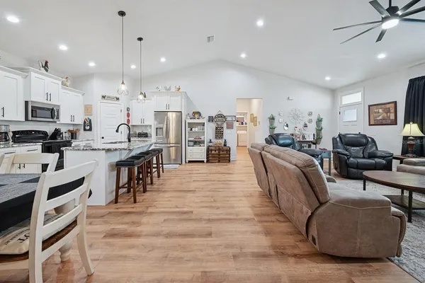 $340,000 | 181 Southwest 24th Avenue, Trenton, FL 32693