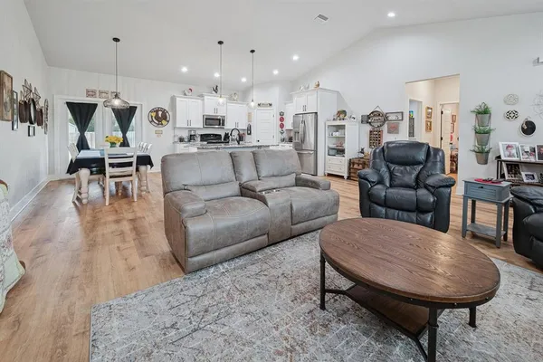 $340,000 | 181 Southwest 24th Avenue, Trenton, FL 32693