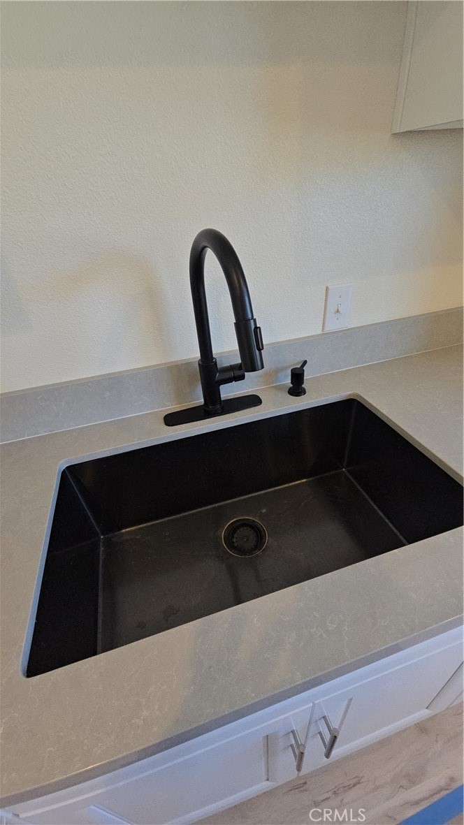 3374-unit A 3374-unit A Fashion Long Beach, CA 90810 - Photo 2 of 16 a close view of sink