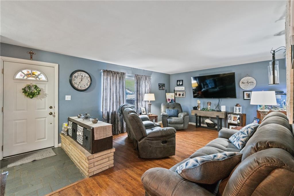 3242 Provost Road Pittsburgh, PA 15227 - Photo 8 of 26