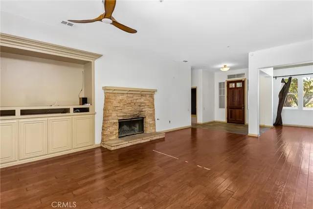 a en suite bathroom with a sink and a mirror