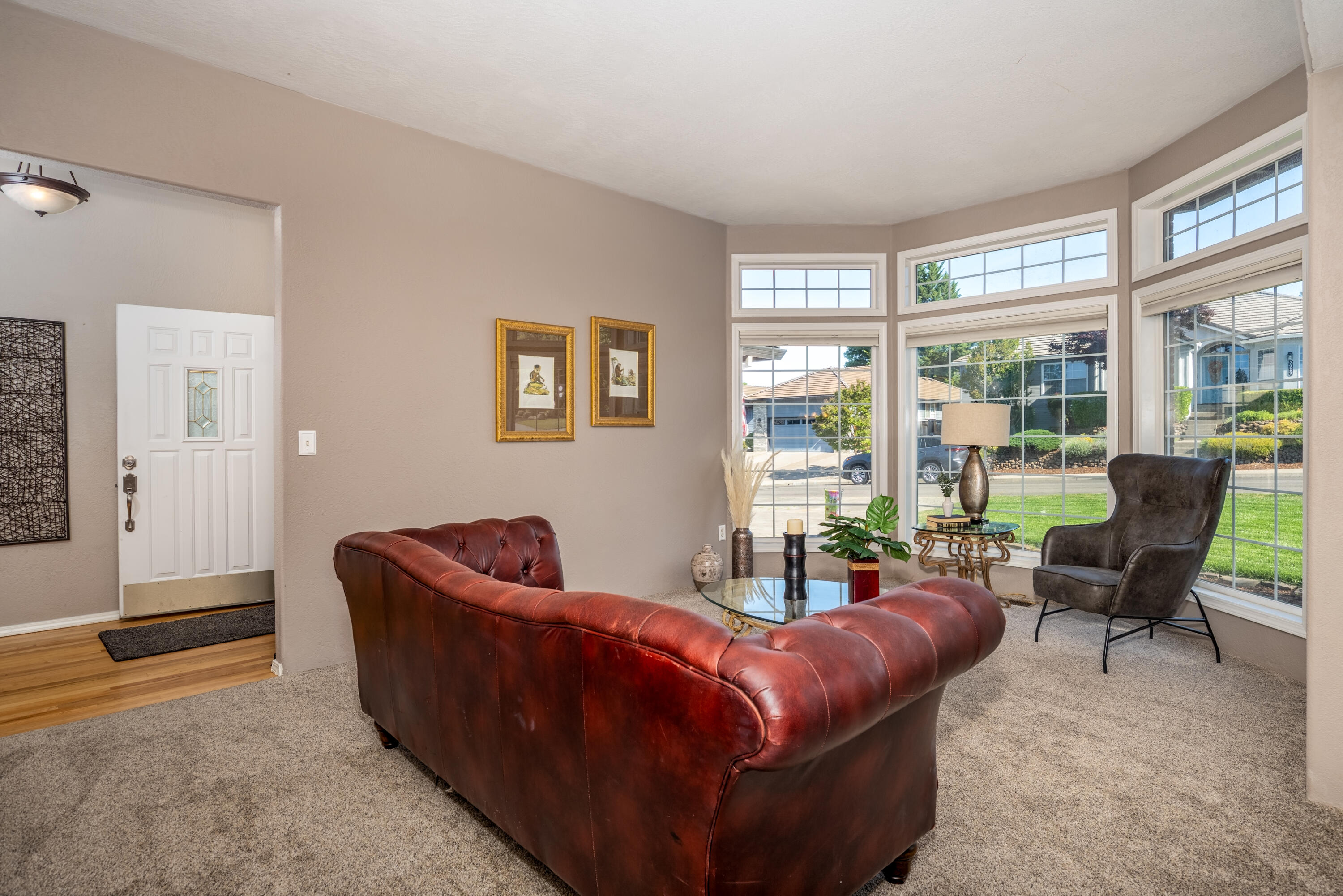 2928 Flint Ridge Avenue Medford, OR 97504 - Photo 2 of 33