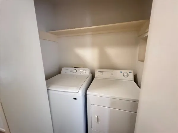 $1,380 | 10555 Turtlewood Court, Unit 2209, Houston, TX 77072