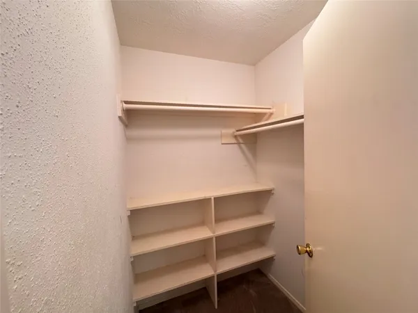 $1,380 | 10555 Turtlewood Court, Unit 2209, Houston, TX 77072