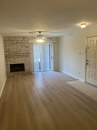 $1,380 | 10555 Turtlewood Court, Unit 2209, Houston, TX 77072