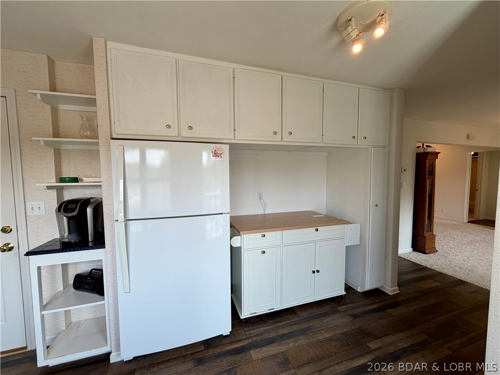 1368 Cedar Ridge Circle Roach, MO 65787 - Photo 15 of 42 kitchen