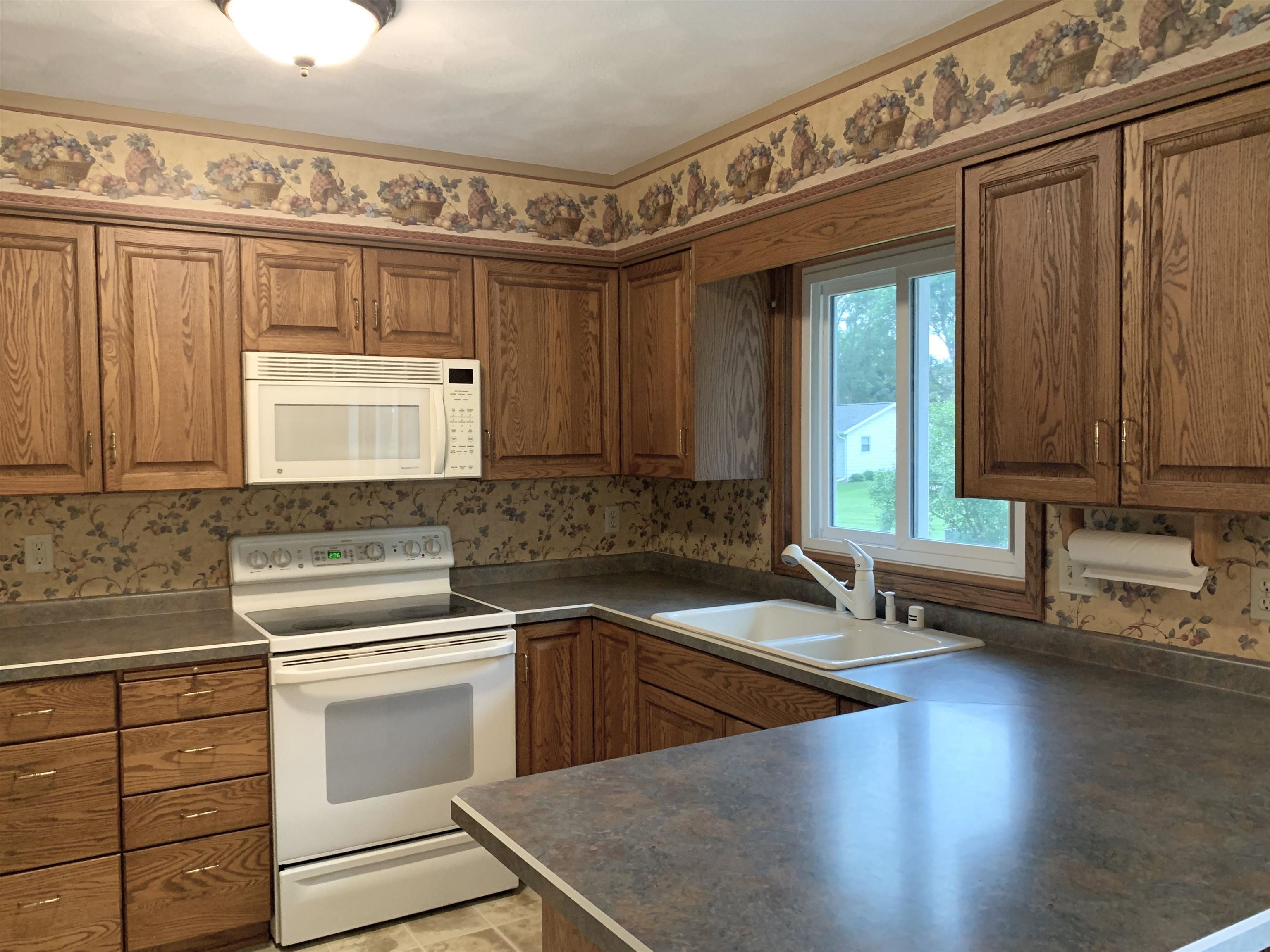 210 Avalon Road Columbus, WI 53925 - Photo 33 of 69