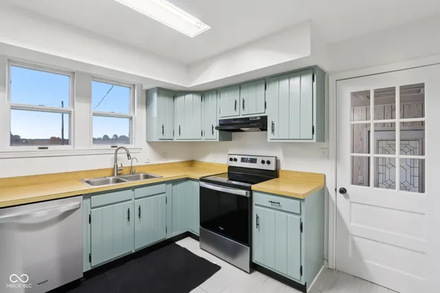 $379,000 | 7798 South County Road 950 East, Cloverdale, IN 46120