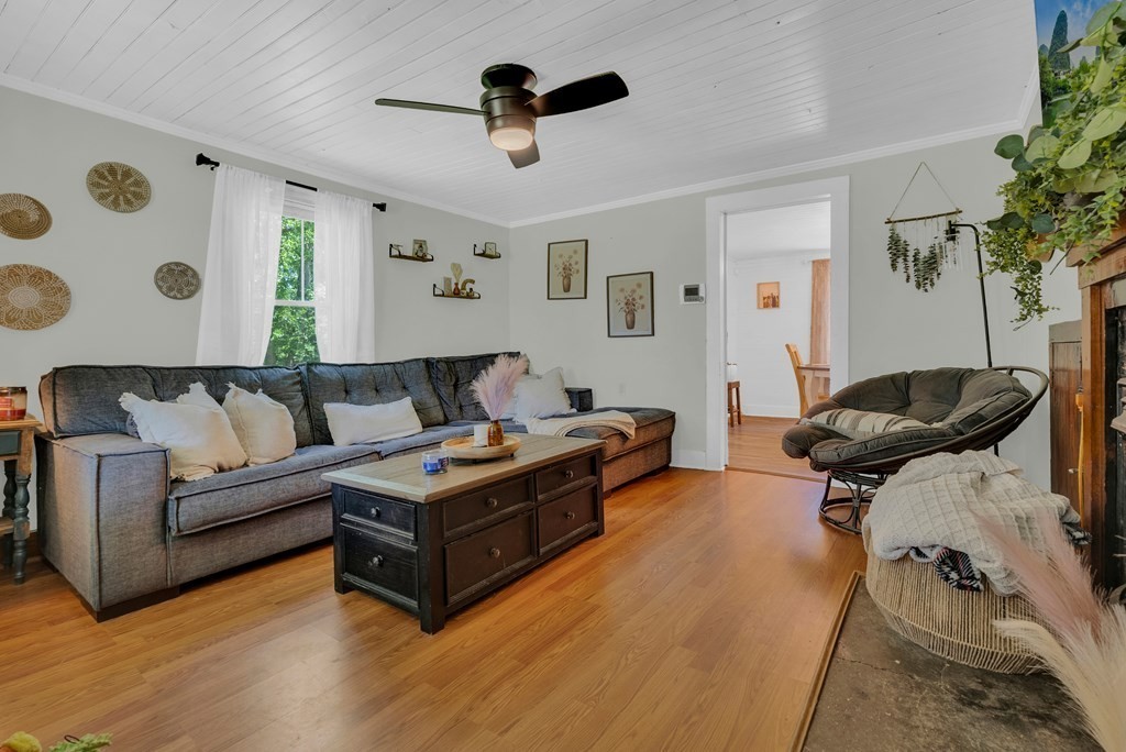 13593 Old Kentucky Road Walling, TN 38587 - Photo 3 of 30 a living room with furniture and wooden floor