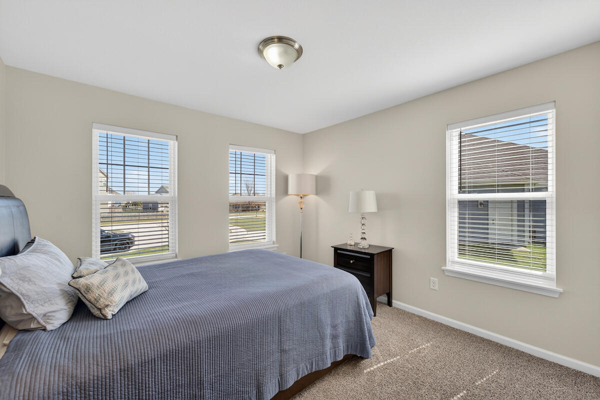 879 Amber Lane Port Washington, WI 53074 - Photo 15 of 29 2nd bedroom