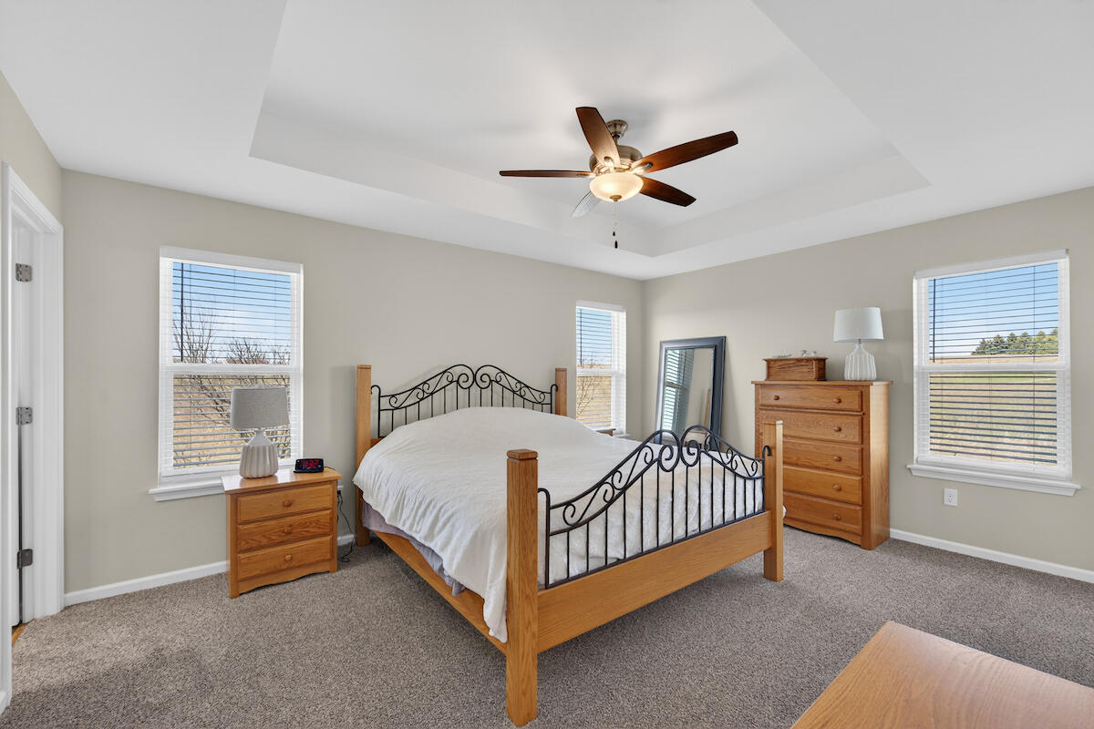 879 Amber Lane Port Washington, WI 53074 - Photo 5 of 29 Primary bedroom