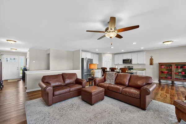 $575,000 | 879 Amber Lane, Port Washington, WI 53074