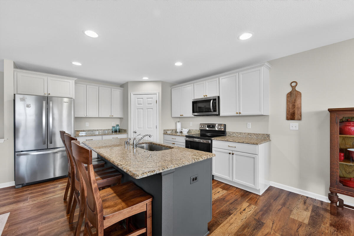 879 Amber Lane Port Washington, WI 53074 - Photo 9 of 29 Spacious kitchen island