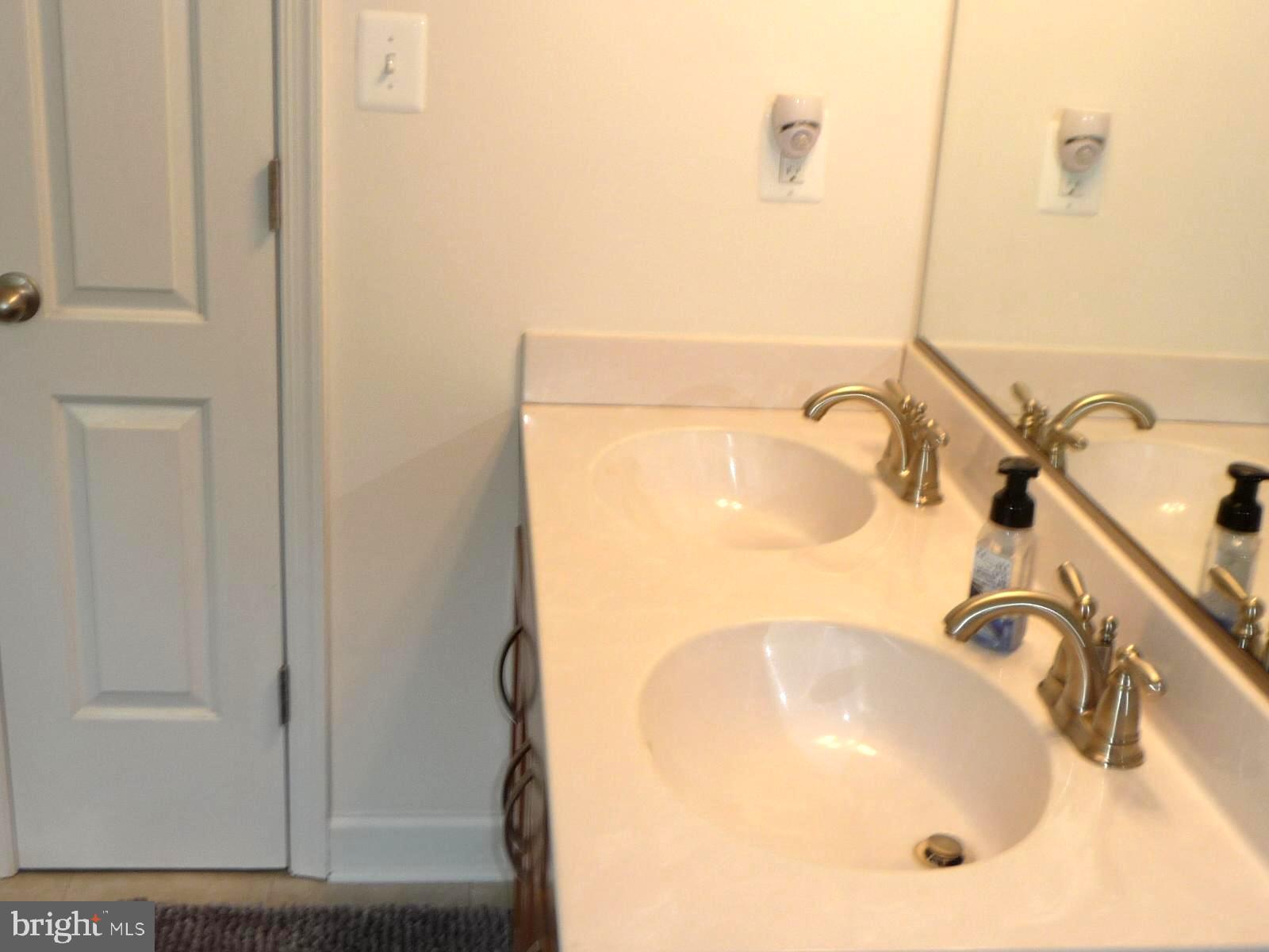1848 Potomac Road Pasadena, MD 21122 - Photo 30 of 46 Master Bath