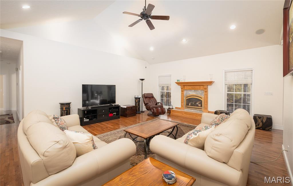 14418 County Road 7145 Rolla, MO 65401 - Photo 13 of 31