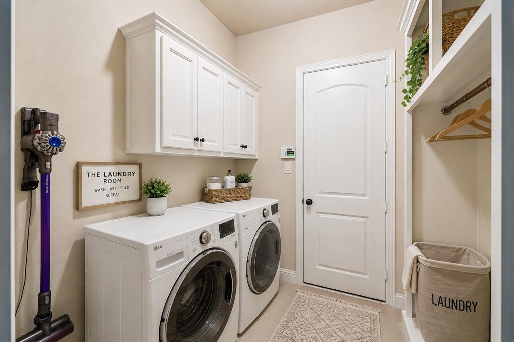 1720 Lincoln Road Lucas, TX 75002 - Photo 17 of 30 Laundry and Mud Room Virtually staged