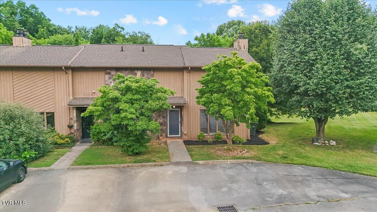660 Fox Meadow Road, Unit 8 Elizabethton, TN 37643 - Photo 33 of 44 34-DJI_20260608192102_0075_D