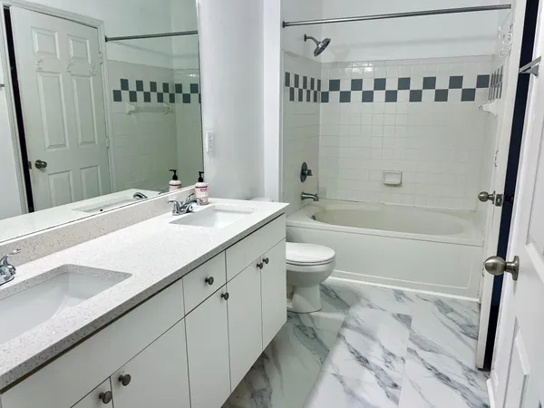 $2,200 | 130 River Landing Drive, Unit 10302, Daniel Island, SC 29492
