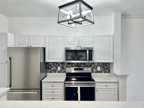 $2,200 | 130 River Landing Drive, Unit 10302, Daniel Island, SC 29492