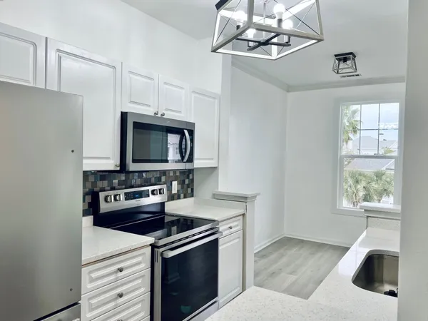 $2,200 | 130 River Landing Drive, Unit 10302, Daniel Island, SC 29492