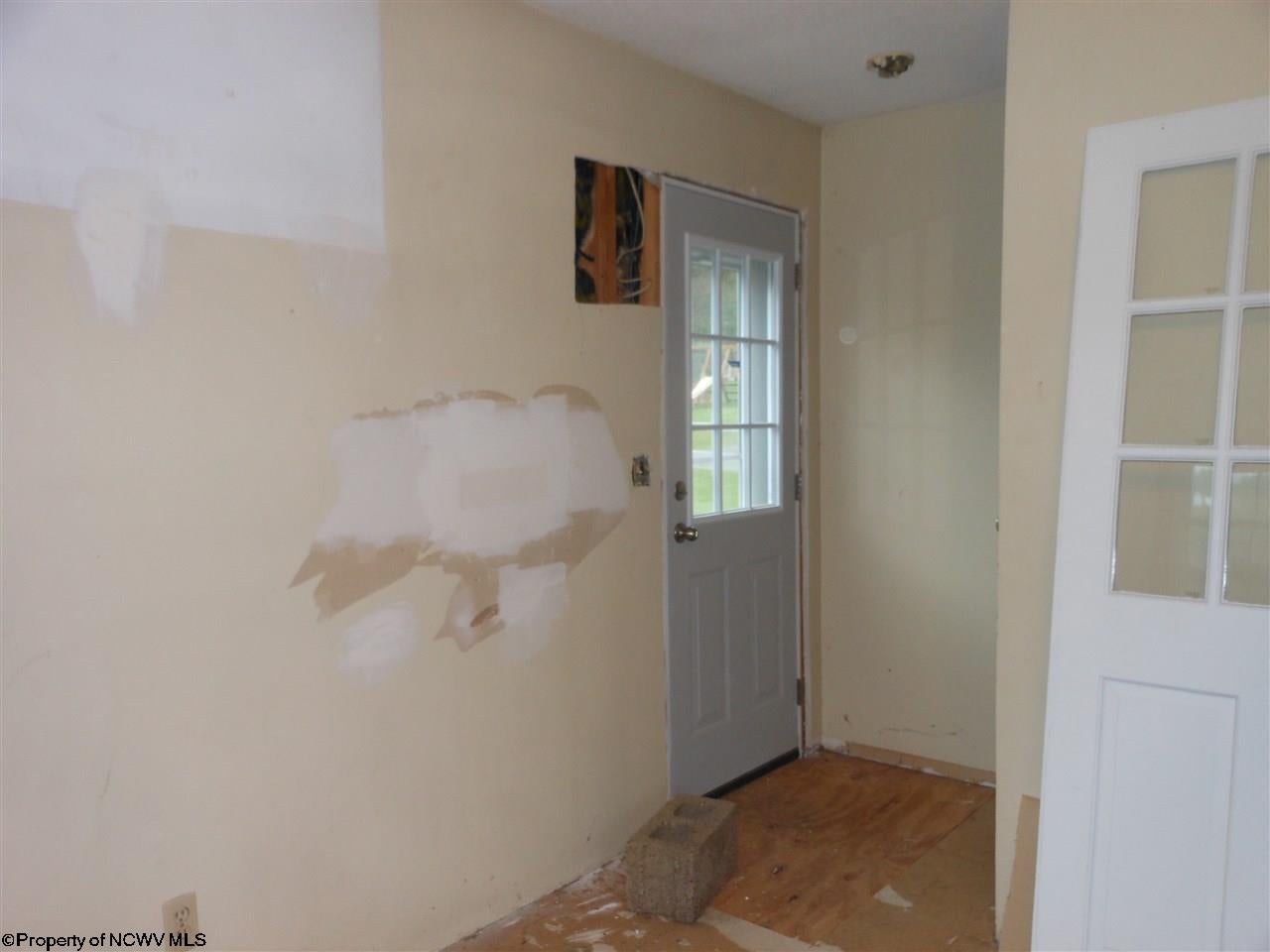 629 Rohr Street Weston, WV 26452 - Photo 6 of 13 Gallery Image 6