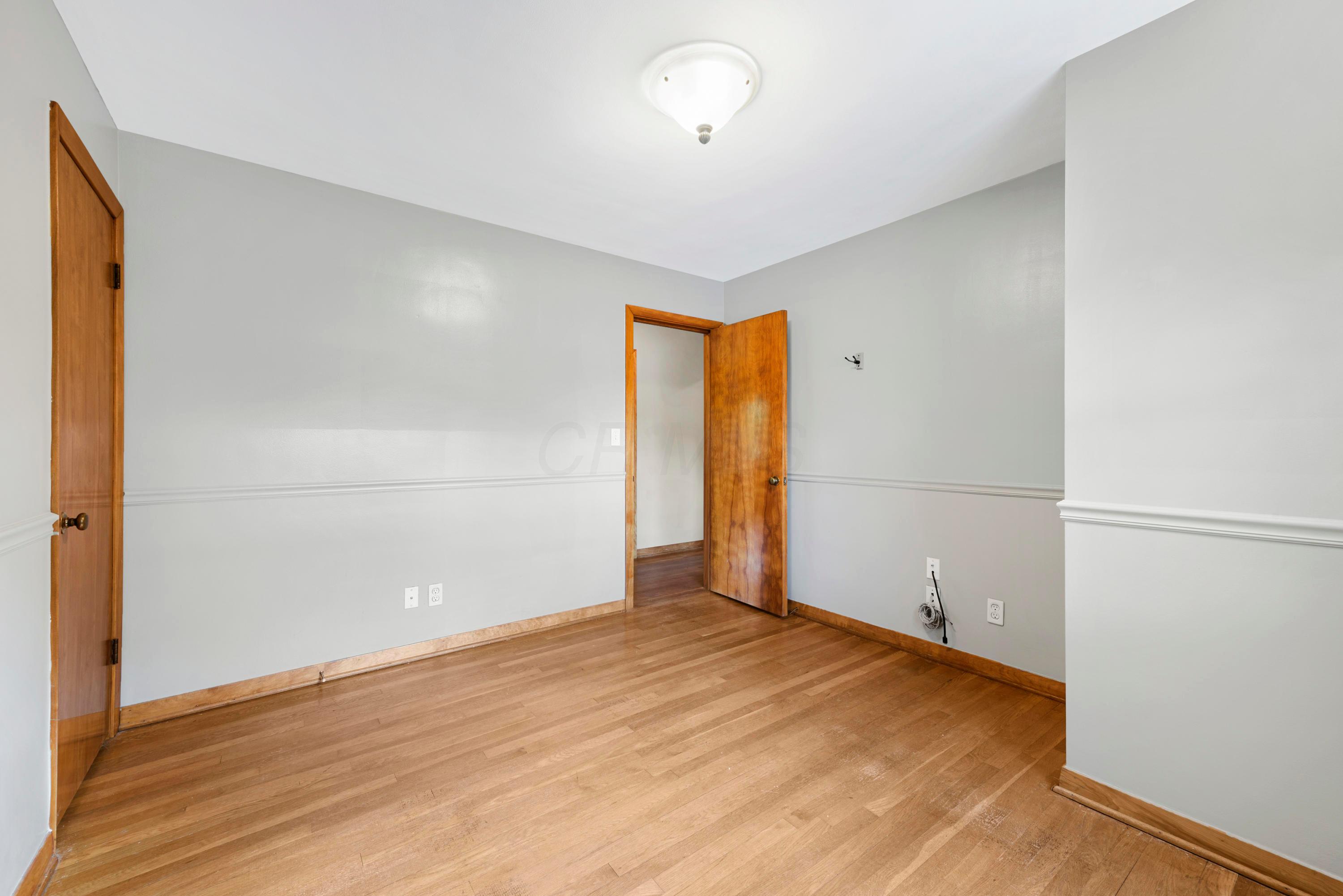 2737 Shrewsbury Road Columbus, OH 43221 - Photo 20 of 33