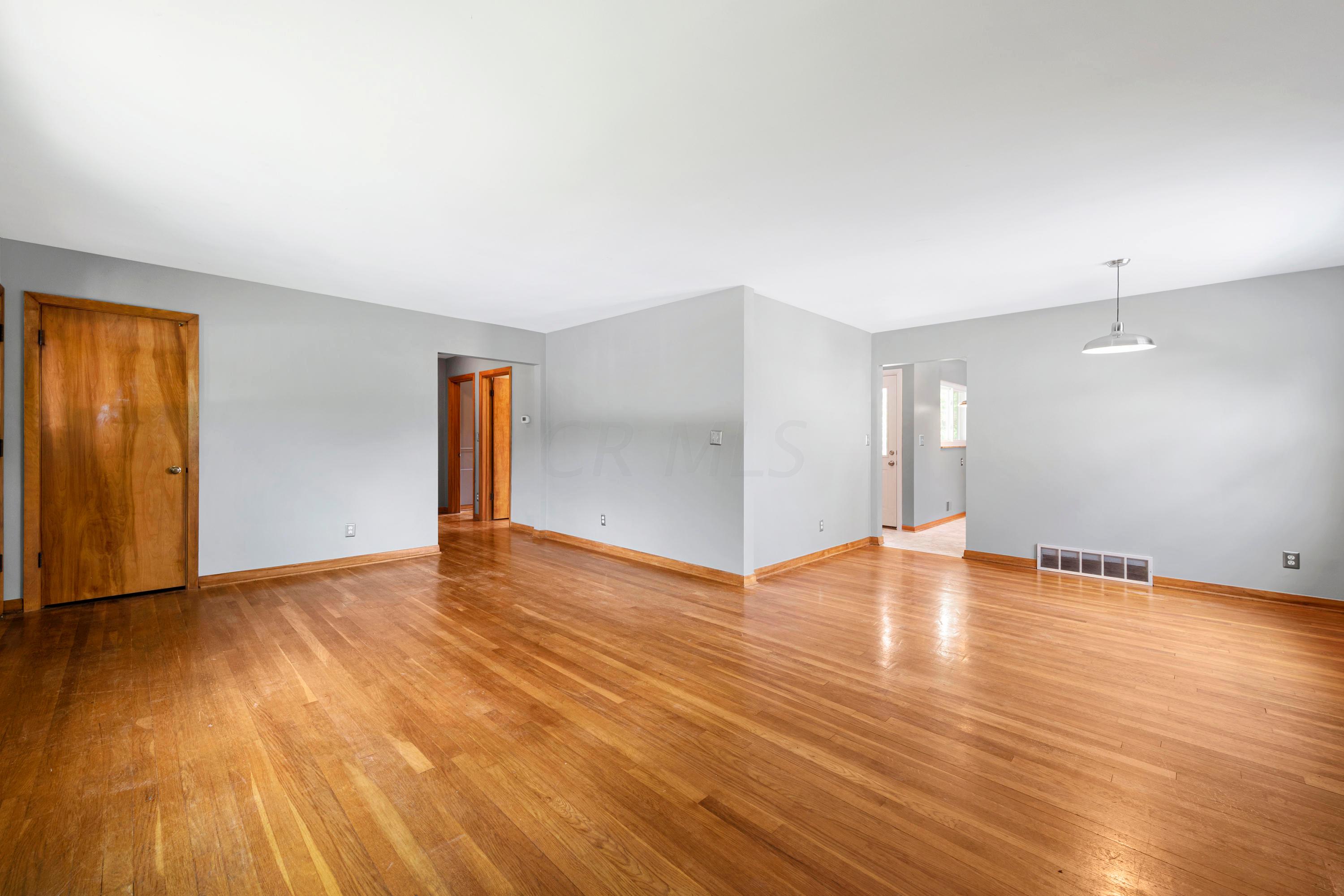 2737 Shrewsbury Road Columbus, OH 43221 - Photo 9 of 33