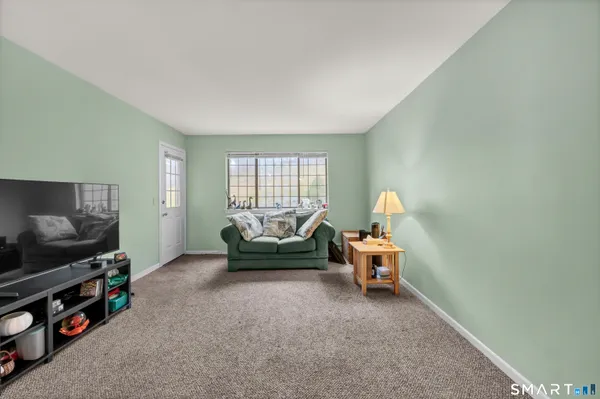 $240,000 | 11 Eden Court, Unit 11, Brookfield, CT 06804