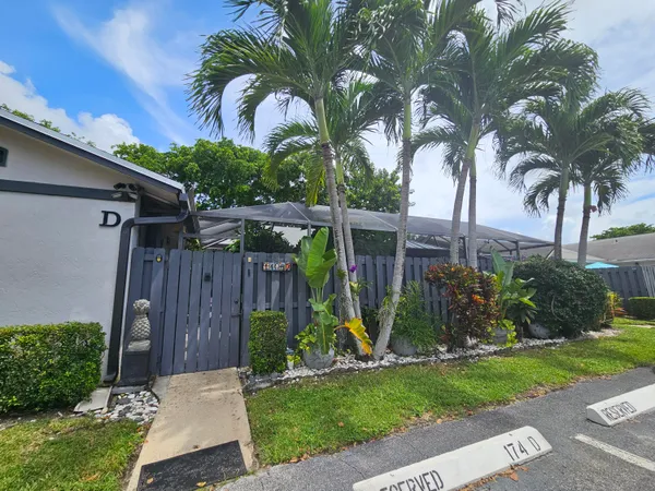 $399,000 | 1104 Summit Trail Circle, Unit D, West Palm Beach, FL 33415