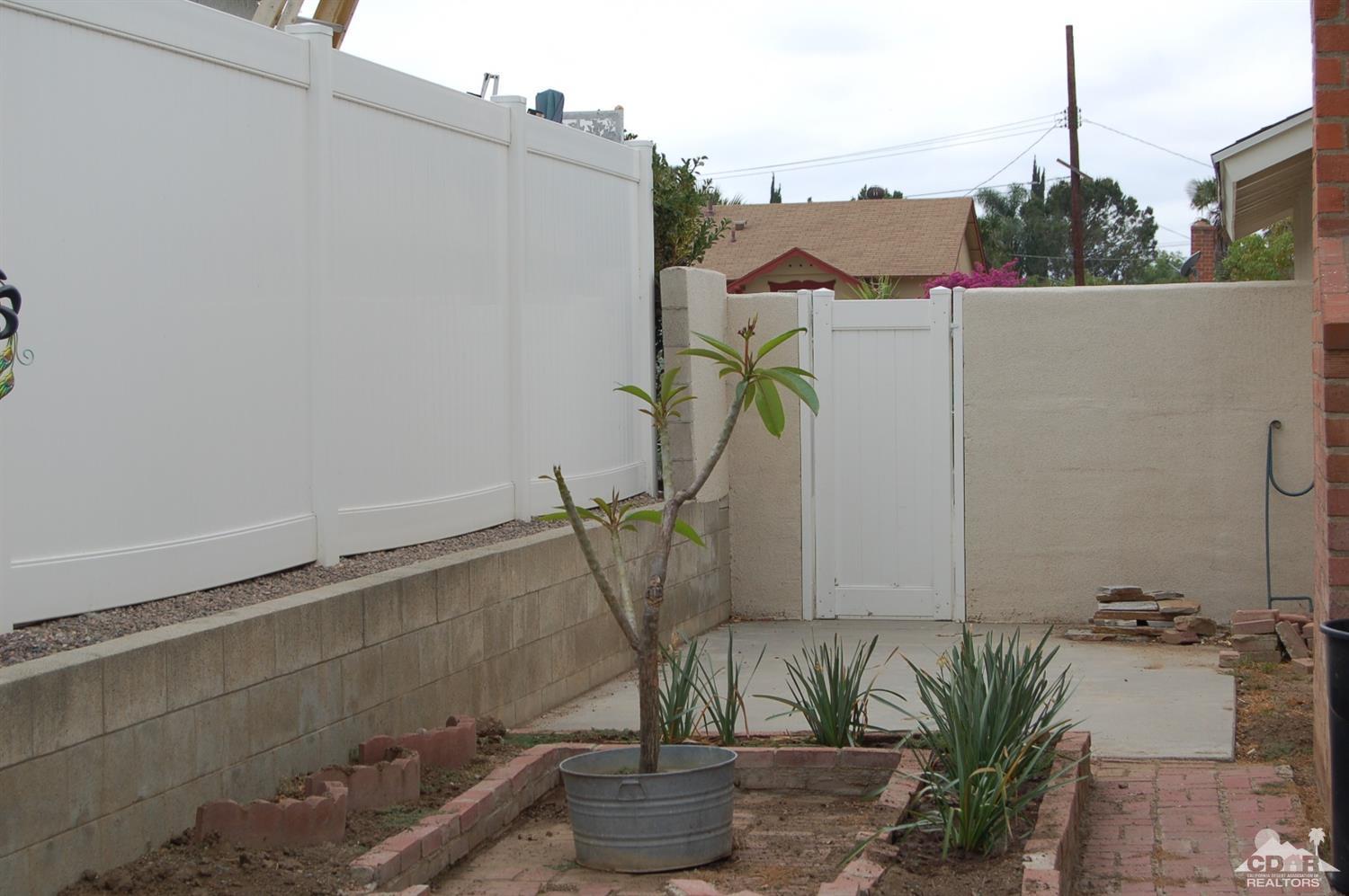 4591 Toyon Road Riverside, CA 92504 - Photo 9 of 40 a picture of a city view