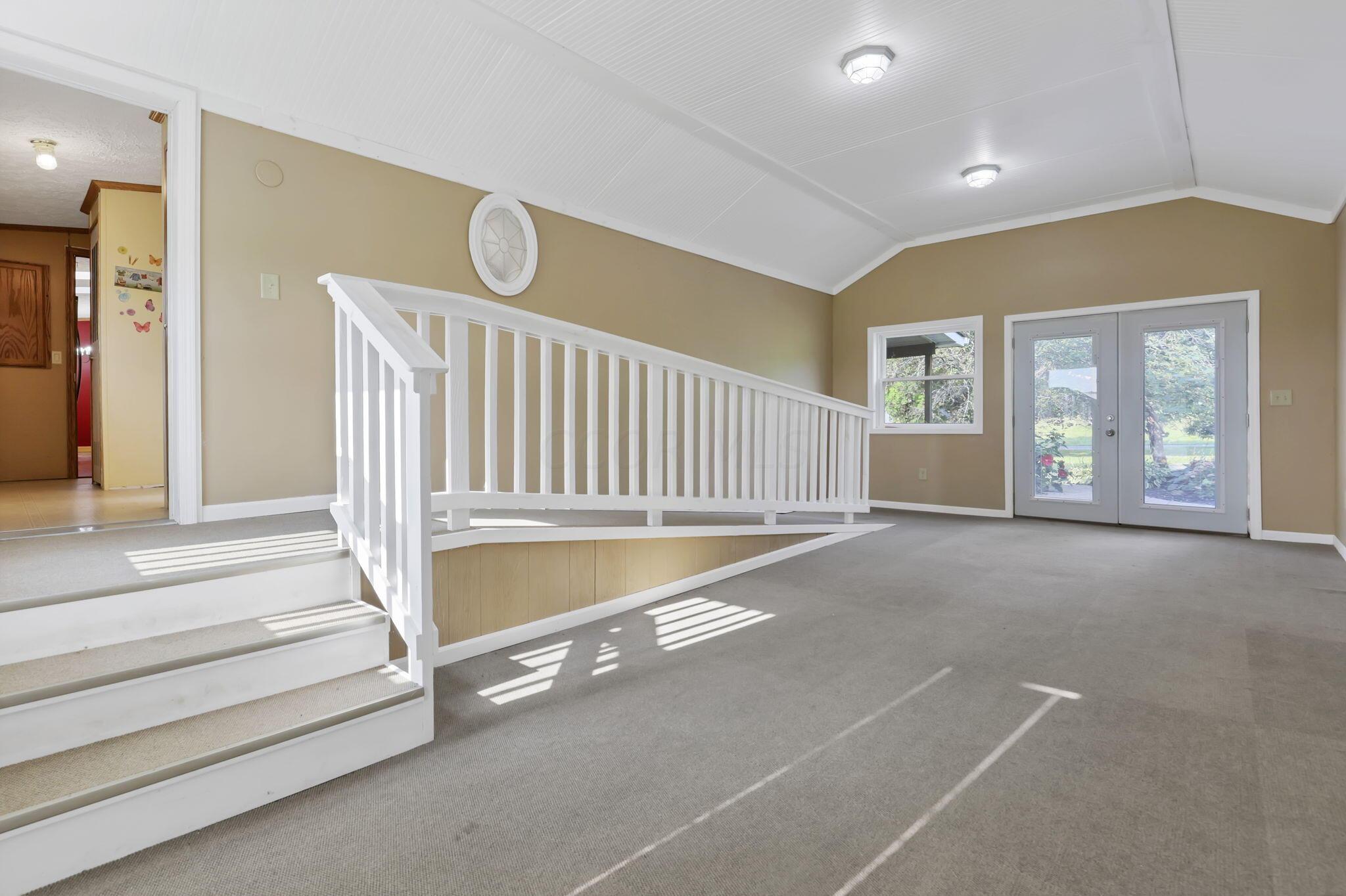 13055 Cooksey Road Utica, OH 43080 - Photo 44 of 84 Breezeway