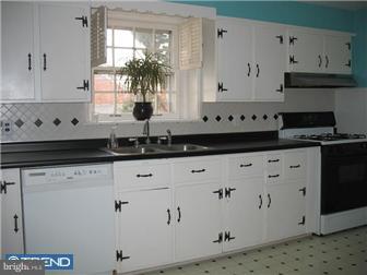 417 Maplewood Road Springfield, PA 19064 - Photo 7 of 12 Kitchen